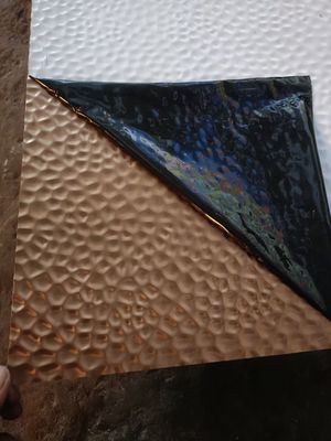 İyi fiyat Dekoratif Uygulamalar İçin Rose Gold Ayna Petek Desenli Kabartmalı Paslanmaz Çelik Levha Sınıf 201 çevrimiçi