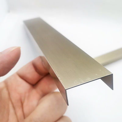 0.65mm Kalınlığında ve PVD Renk Kaplamalı 304 Paslanmaz Çelik U Profil Karo Kenar Bandı
