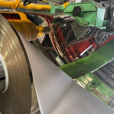 0.3-1.2mm Kalınlık ve 1219x2438mm Boyutlu PVD Altın Ayna Kaplamalı Dekoratif Paslanmaz Çelik Levha