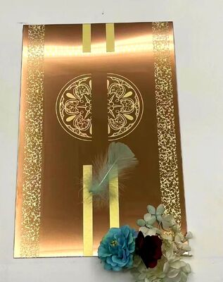 İyi fiyat Altın Ayna Kazınmış Cilalı Paslanmaz Çelik Sac 1220 * 2440 MM Dört Ayak çevrimiçi