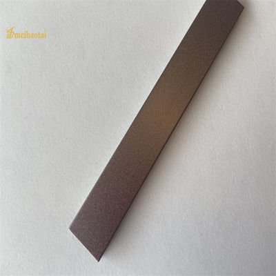 İyi bir fiyat. 201 304 AISI Paslanmaz Çelik Karo Trim U Şekli Kumlama Bitmiş Saç Çizgisi çevrimiçi