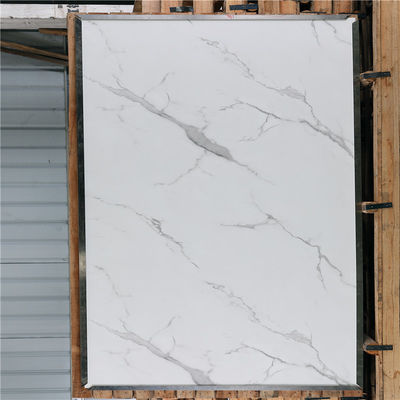 İyi fiyat İmitasyon Ahşap Tahıl Beyaz Renk Paslanmaz Laminat Levhalar Duvar Kenarını Süslemek çevrimiçi